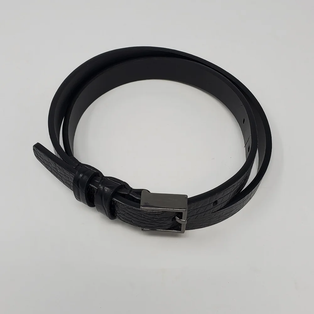 NINE WEST EMBOSSED LEATHER BELT SILVER TONE BUCKLE WOMEN SIZE MEDIUM ITALIAN
